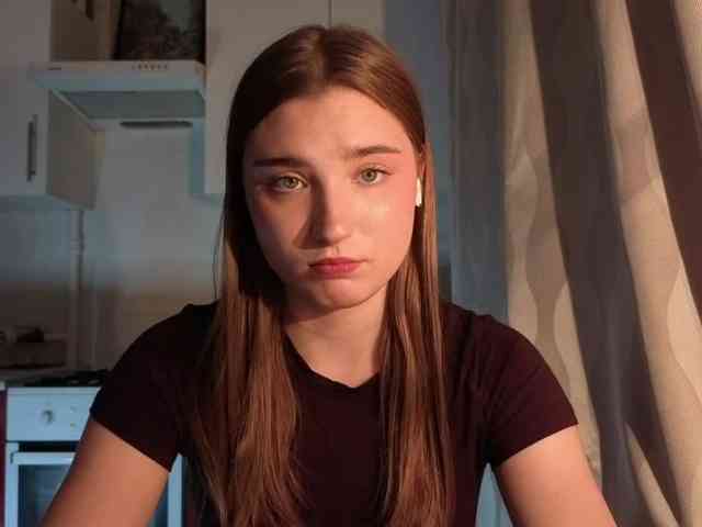 ChristiaPettet webcam