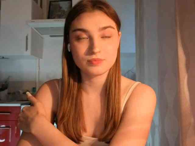 ChristiaPettet webcam