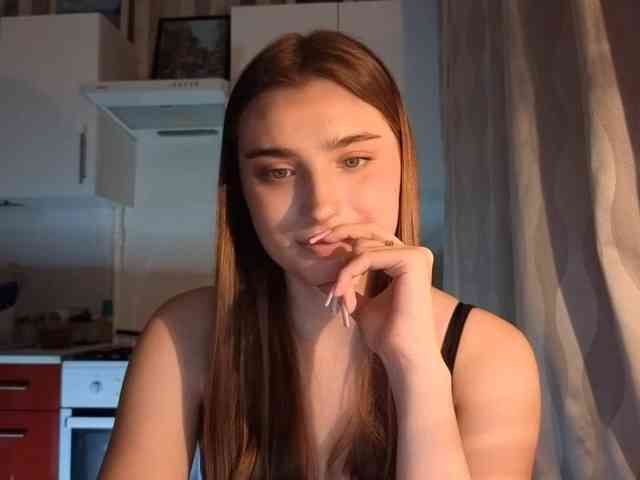 ChristiaPettet webcam