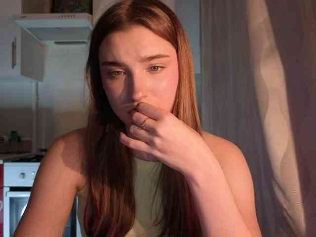 ChristiaPettet webcam