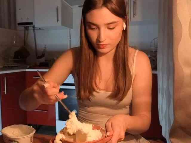 ChristiaPettet webcam