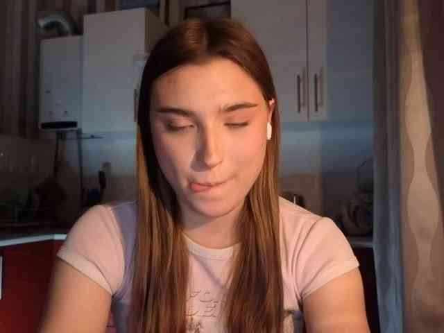 ChristiaPettet webcam