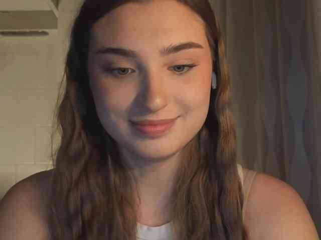 ChristiaPettet webcam