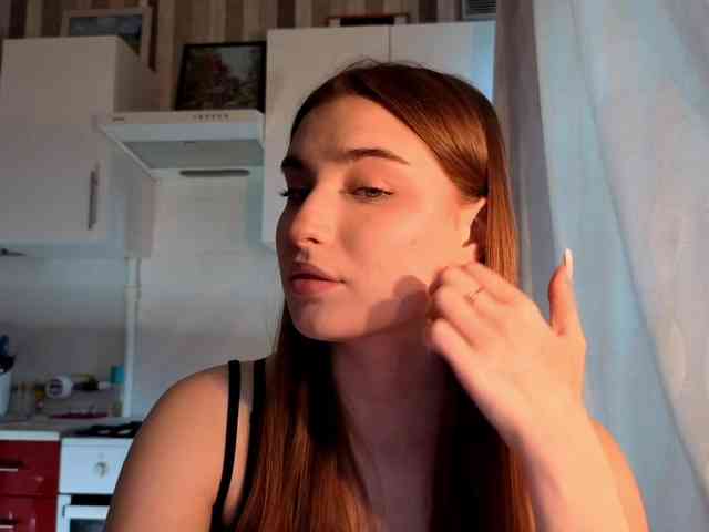 ChristiaPettet webcam