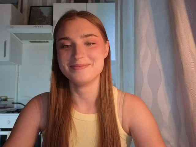 ChristiaPettet webcam
