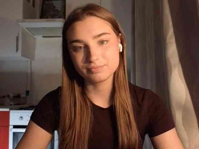 ChristiaPettet webcam
