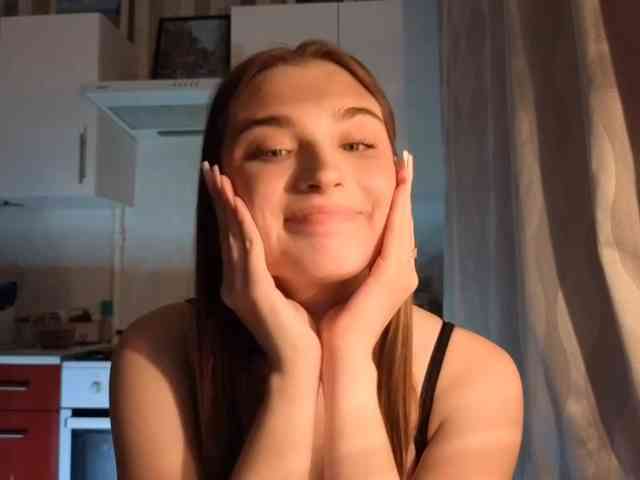 ChristiaPettet webcam