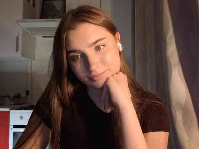 ChristiaPettet webcam