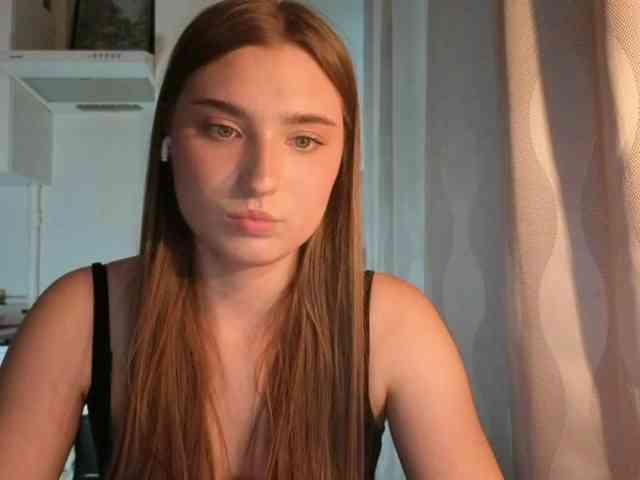 ChristiaPettet webcam