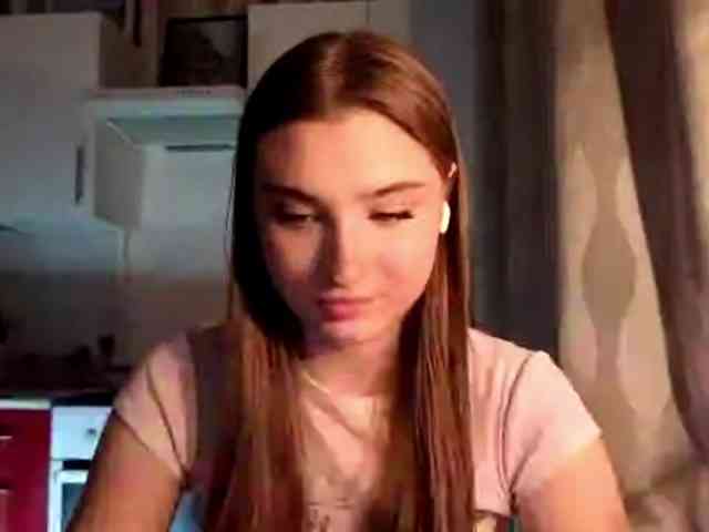 ChristiaPettet webcam