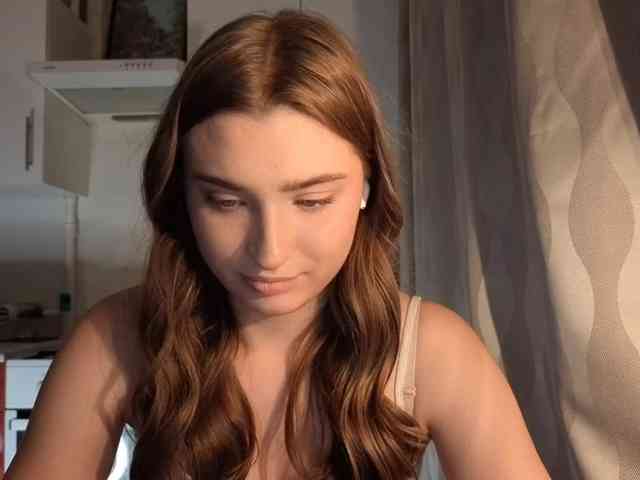 ChristiaPettet webcam