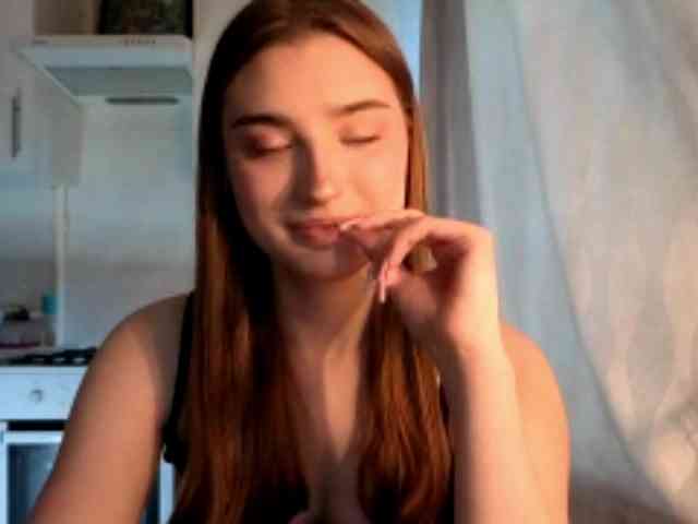 ChristiaPettet webcam