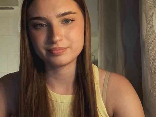 ChristiaPettet webcam