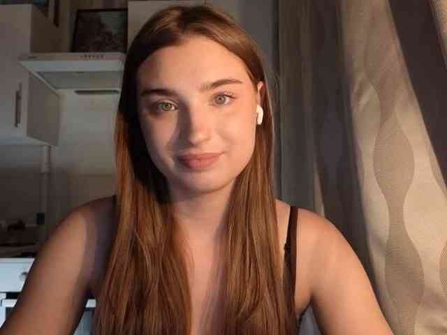ChristiaPettet webcam
