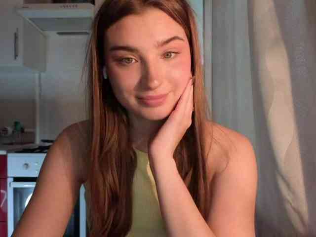 ChristiaPettet webcam