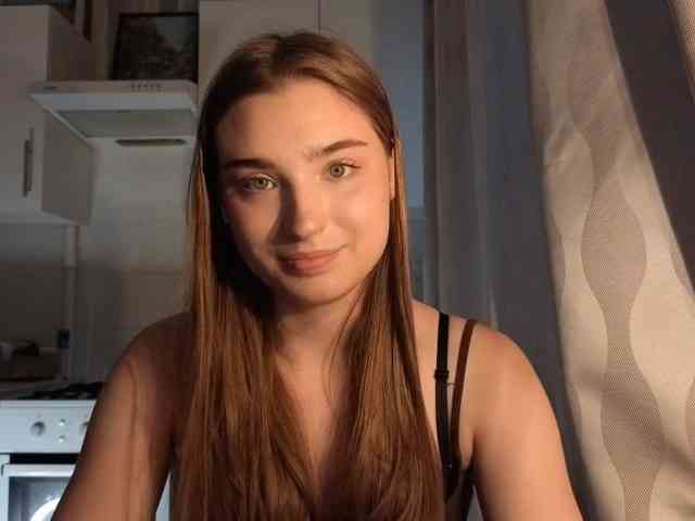 ChristiaPettet webcam