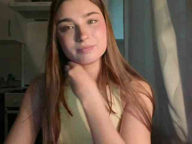 ChristiaPettet webcam