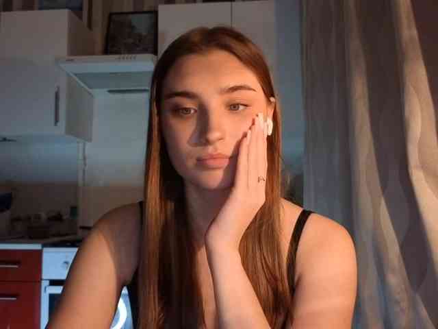 ChristiaPettet webcam