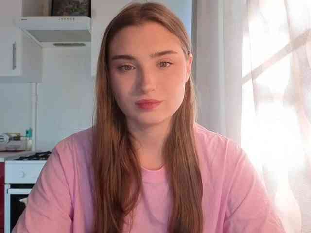 ChristiaPettet webcam