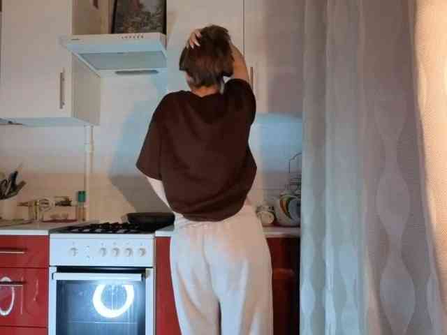 ChristiaPettet webcam