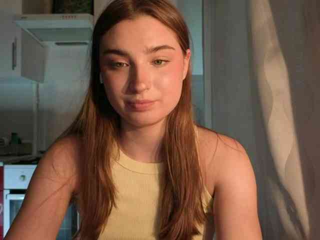 ChristiaPettet webcam
