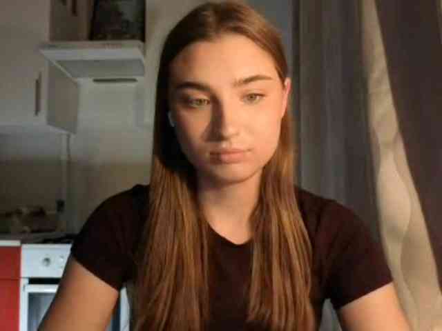 ChristiaPettet webcam