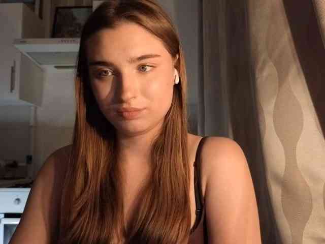 ChristiaPettet webcam