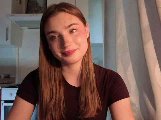 ChristiaPettet webcam