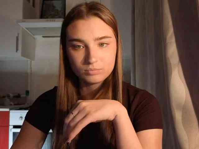 ChristiaPettet webcam