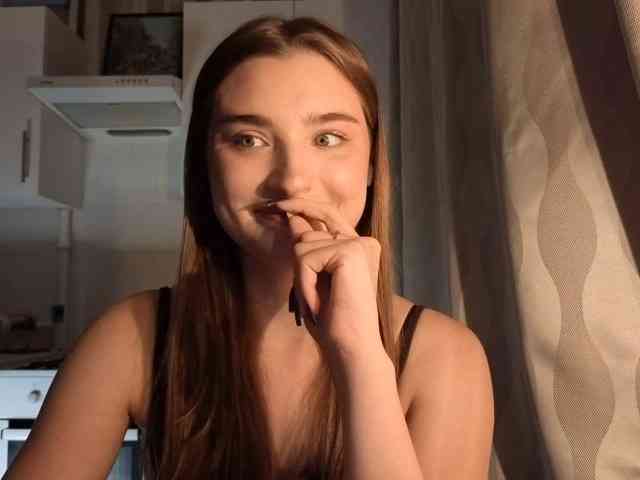 ChristiaPettet webcam