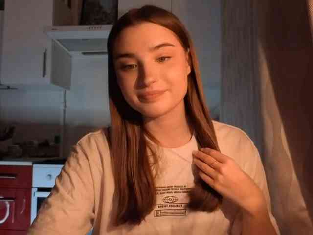 ChristiaPettet webcam