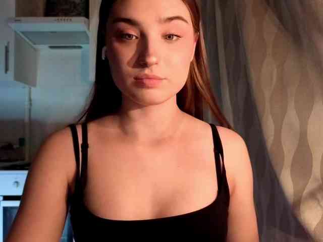 ChristiaPettet webcam