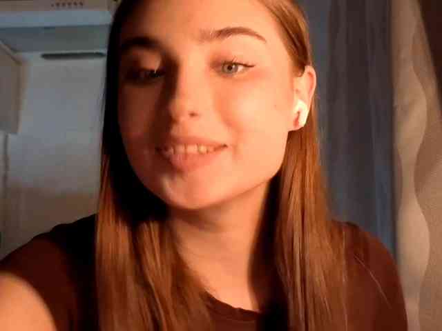 ChristiaPettet webcam