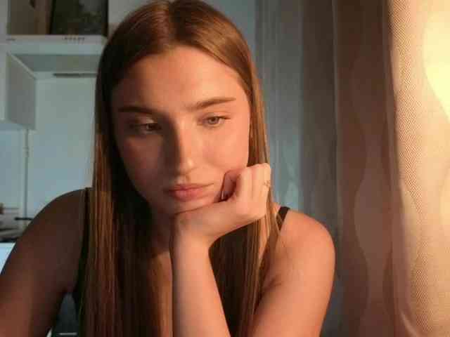 ChristiaPettet webcam