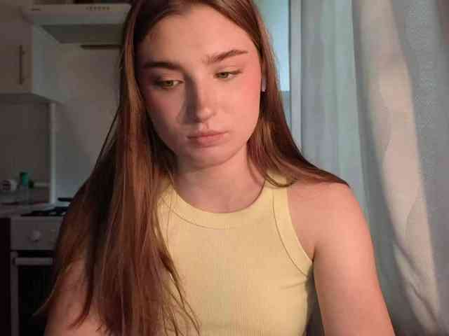 ChristiaPettet webcam