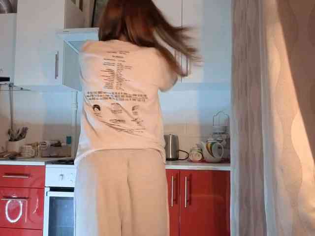 ChristiaPettet webcam