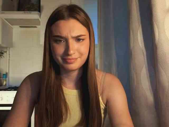 ChristiaPettet webcam