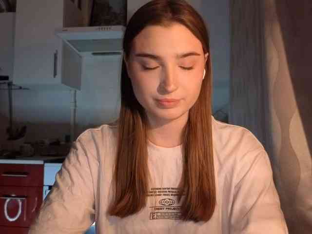 ChristiaPettet webcam