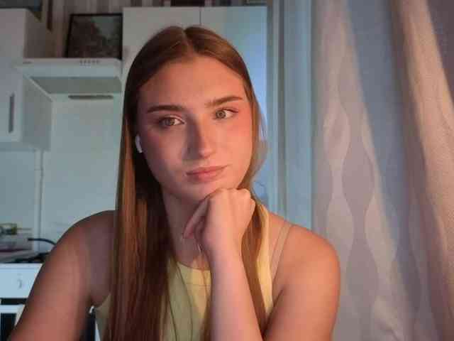 ChristiaPettet webcam