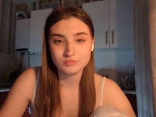 ChristiaPettet webcam