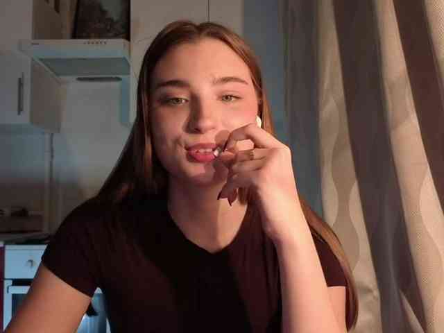 ChristiaPettet webcam