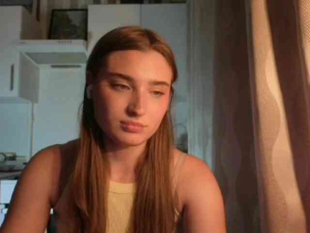 ChristiaPettet webcam