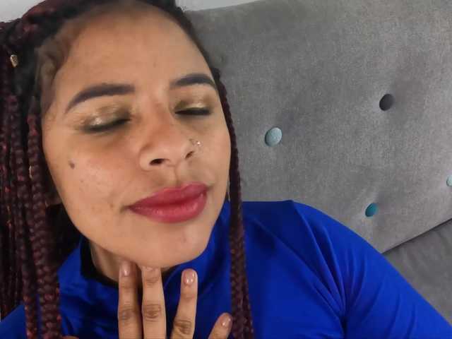 saralovens live cam on BongaCams