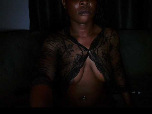 Ebonnyy live cam on BongaCams