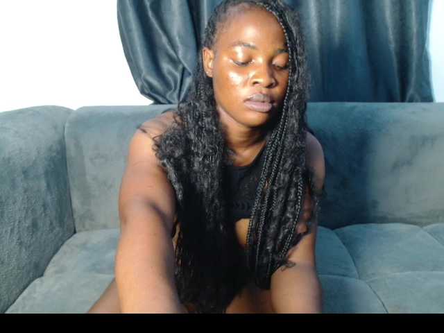 Ebonnyy live cam on BongaCams