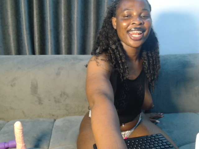Ebonnyy live cam on BongaCams