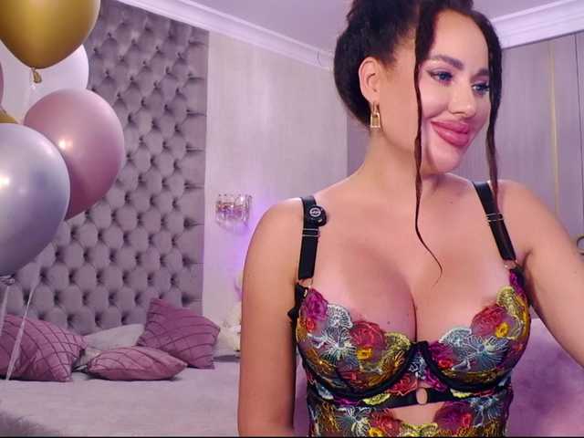 TianaPosh live cam preview