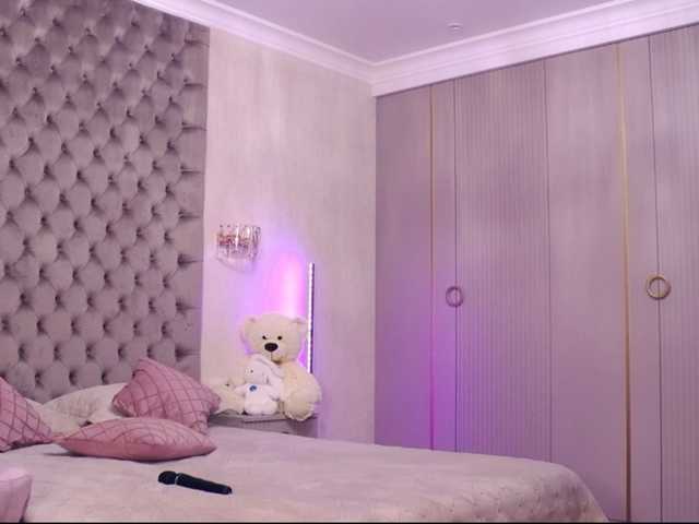 TianaPosh live cam preview