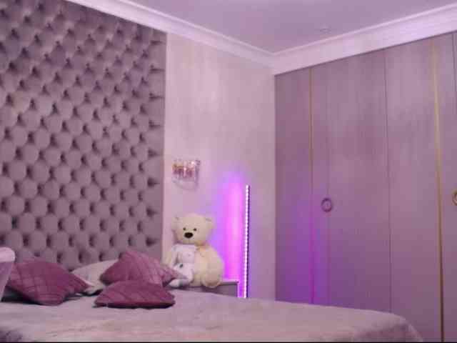 TianaPosh webcam