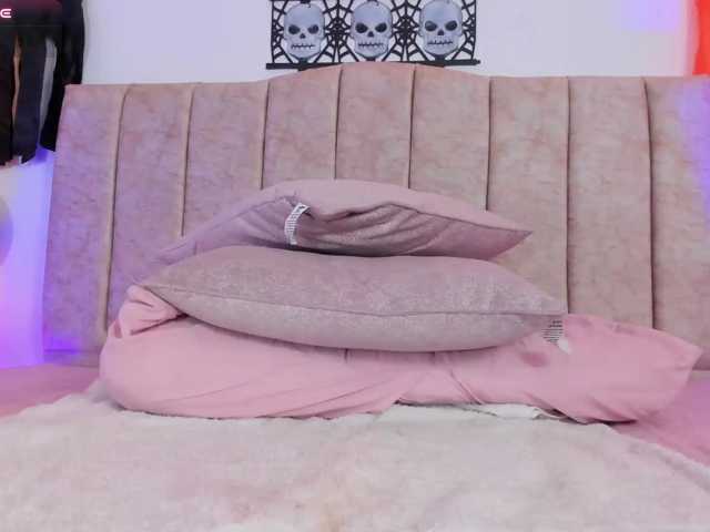 AnnaRoss live cam on BongaCams